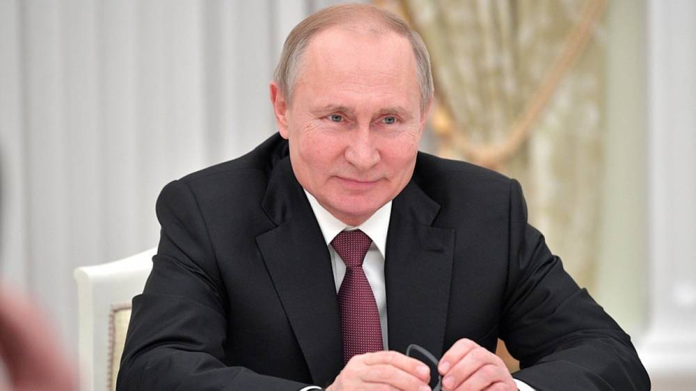 Путин рассказал жительнице Петербурга о своей зарплате