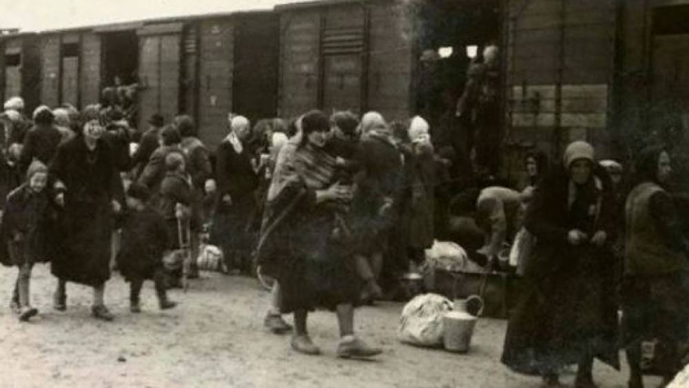 Украинская писательница выдала венгерских евреев в Освенциме за украинских переселенцев