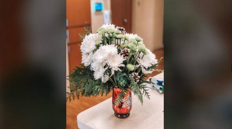 Спустя 12 лет в отделение онкологии перестали приходить загадочные букеты цветов