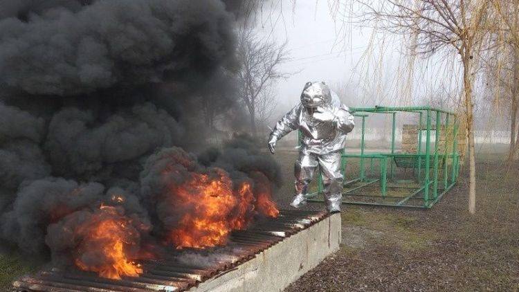 Как сотрудники МЧС готовятся к работе на пожарах – фотофакт