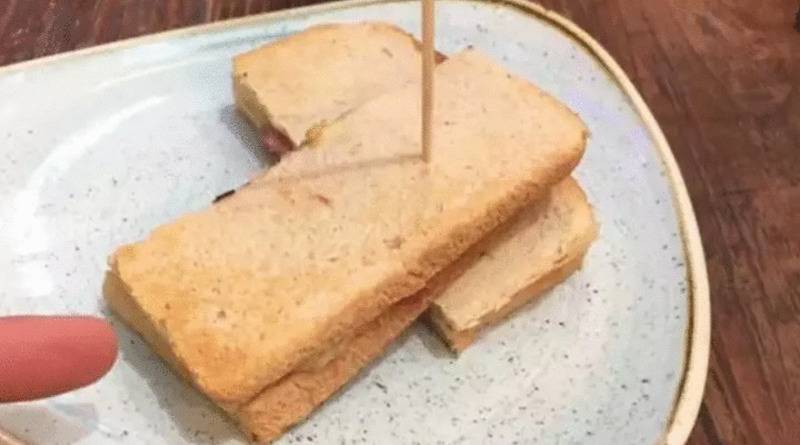 Пассажирка опубликовала фото «жалкого тоста», который она купила в аэропорту, и который стоил $10