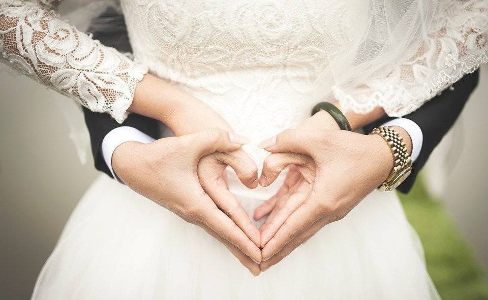 Свыше 160 московских пар поженятся в первую красивую дату февраля