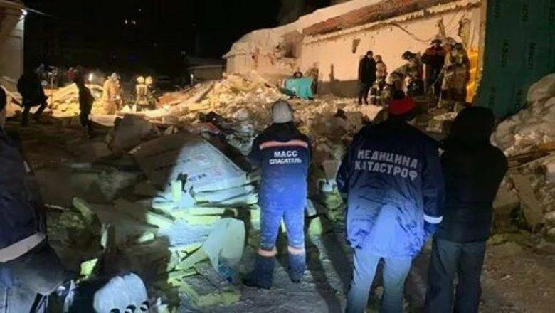 В Новосибирске погиб человек при обрушении крыши в кафе