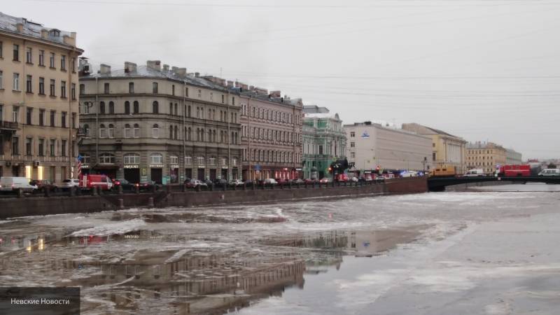 Крупный пожар произошел в здании "Лениздата" в Санкт-Петербурге