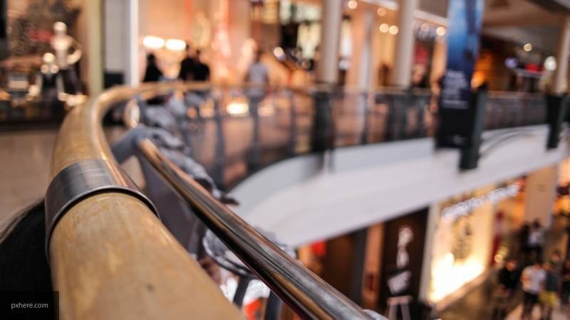 Подросток сорвался с эскалатора в торговом центре в Ухте
