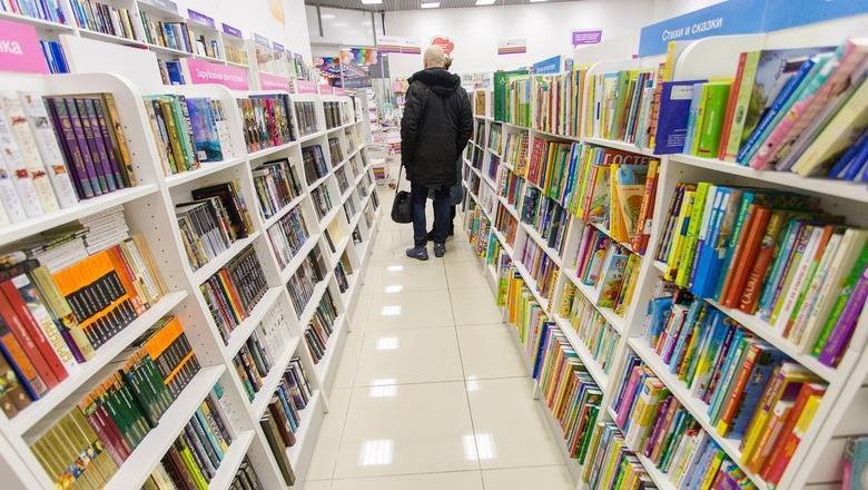 Бедным - не читать! Почему стоимость книг в России стала шокирующе высокой - newizv.ru - США