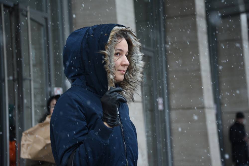 Синоптики предупредили москвичей о мокром снеге и дожде в ближайшие часы
