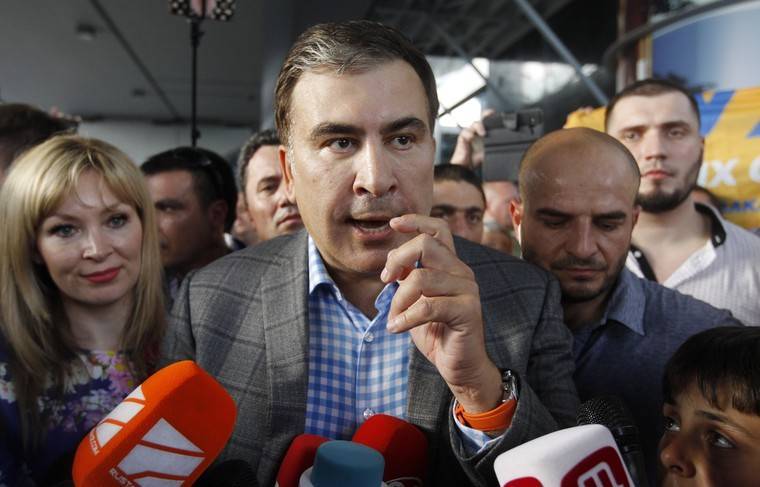 Политолог назвал фантазией слова Саакашвили о распаде Украины