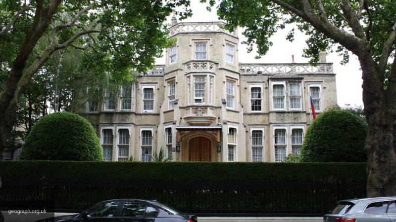 Посольство РФ в Лондоне пока не располагает данными о пострадавших при теракте россиянах