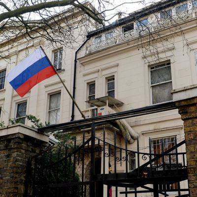 Посольство России выясняет, есть ли россияне среди пострадавших в теракте в Лондоне