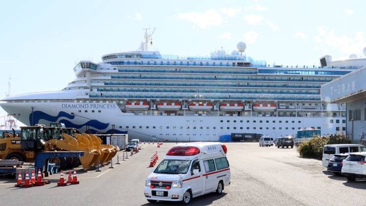 Два пассажира круизного лайнера Diamond Princess в Японии скончались от коронавируса