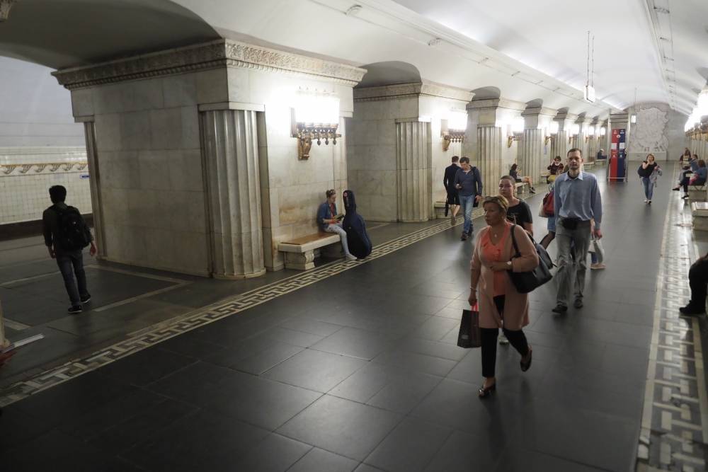 Москвичам напомнили о закрытии станции метро «Смоленская» с 22 февраля