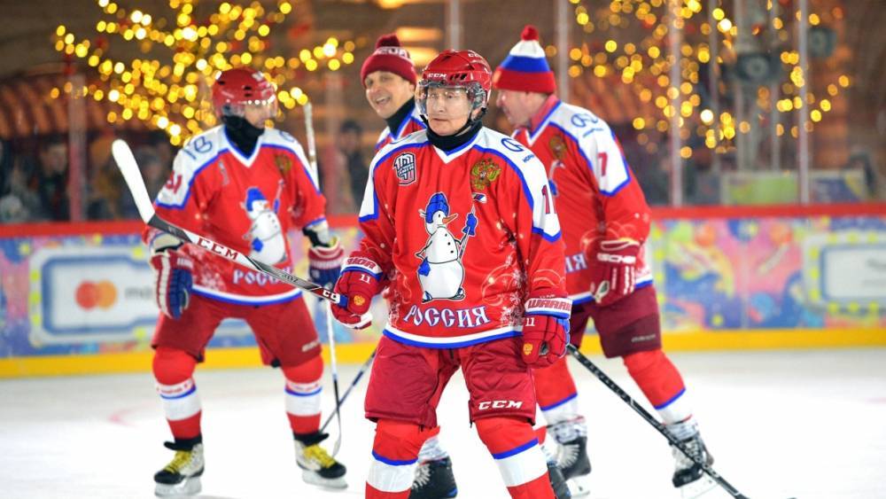 Песков рассказал, как соперники играют против Путина в хоккей