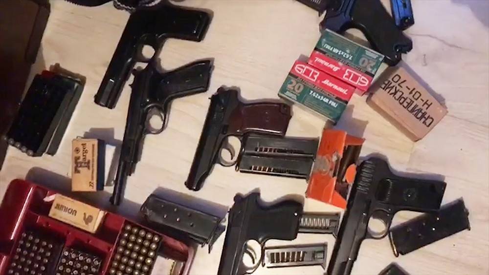 Опубликовано видео разгрома сети подпольных торговцев оружием