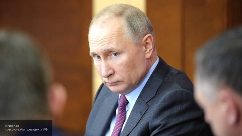 Путин попросил ФСБ обратить особое внимание на антикоррупционную защиту нацпроектов