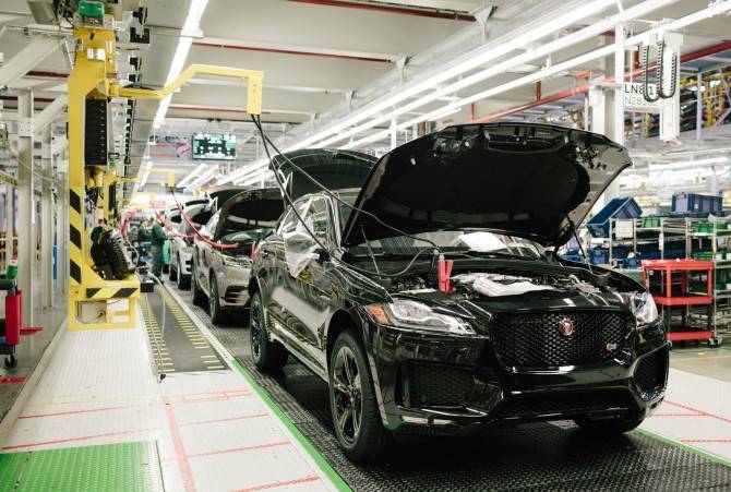 Jaguar Land Rover может остановить заводы в Британии из-за коронавируса