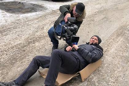 Россиянин на Mercedes сбил журналиста при попытке взять интервью