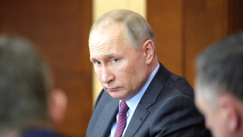 Путин призвал ФСБ держать под особым контролем антикоррупционную защиту нацпроектов