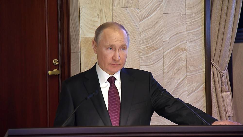 "Важнейшая задача": Путин поручил ФСБ обеспечить безопасность россиян