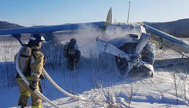 Девять пассажиров совершившего жесткую посадку Ан-2 отпустили домой