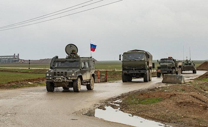 Washington Examiner (США): вытеснив российский военный автомобиль на обочину сирийской дороги, военные США посылают сильный сигнал