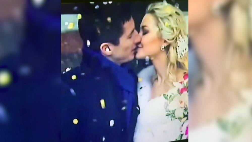 Жена Евгения Алдонина выложила трогательное видео со своей свадьбы