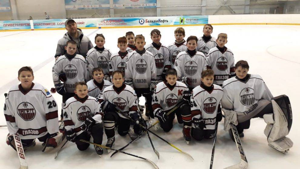 Юные хоккеисты из Глазова вошли в число призеров на республиканских соревнованиях клуба «Золотая шайба»