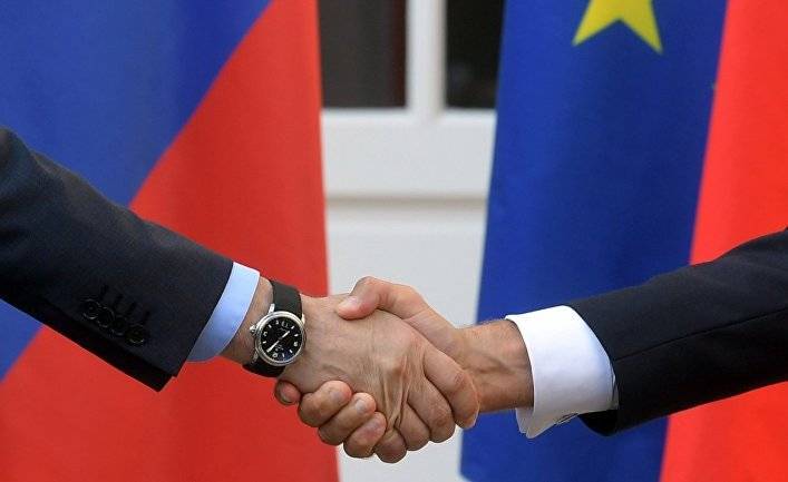 Challenges (Франция): как Макрон хочет сблизиться с Путиным