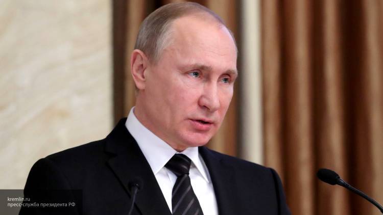 Путин иронично отреагировал на неполадки с микрофоном в ходе коллегии ФСБ