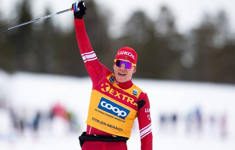 Лыжник Большунов выиграл масс-старт на многодневке «Ски Тур»