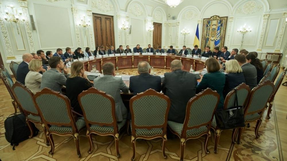 В Раде требуют отставки правительства Украины из-за нарушения закона
