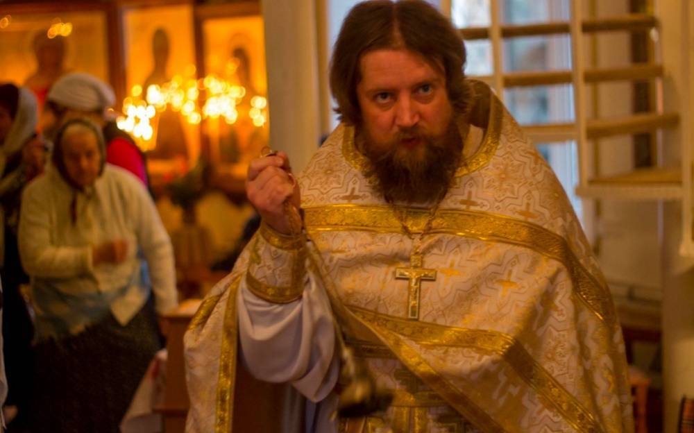 Осужденного в Беларуси за организацию проституции священника РПЦ отпустили после экстрадиции в Россию