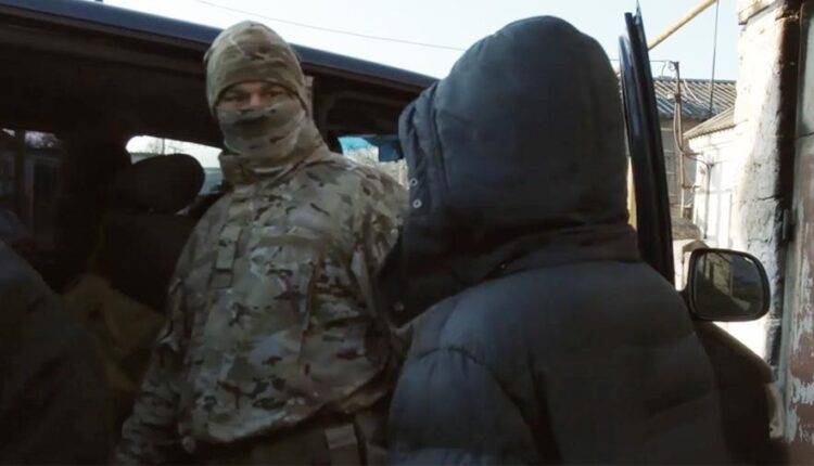 Суд арестовал готовивших теракт в Крыму подростков