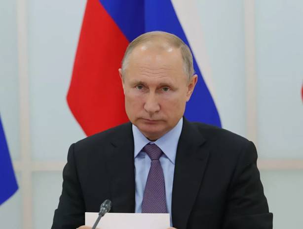 Обеспечить безопасность праздника и защиту от киберугроз – Путин в ФСБ