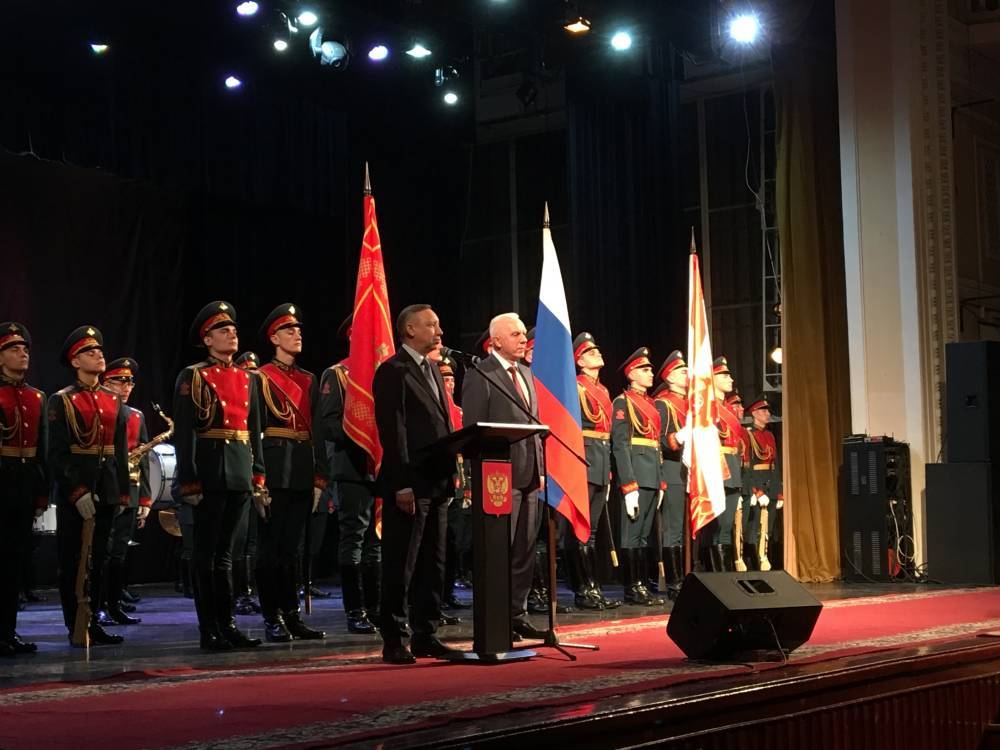 Беглов поздравил военнослужащих из Петербурга с приближающимся праздником