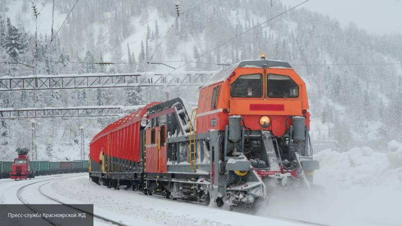 Российский поезд по расчистке снега произвел сильное впечатление на жителей Финляндии