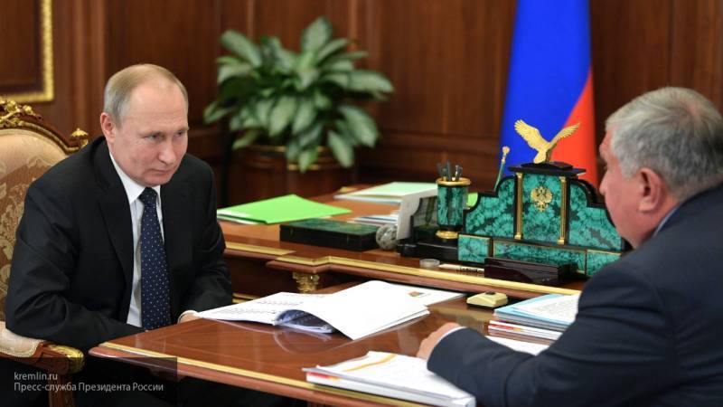 Сечин обсудил с Путиным результаты переговоров с Лукашенко по нефти