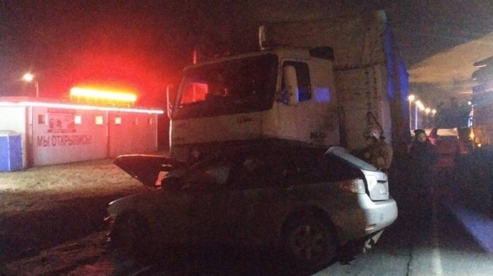 Два человека погибли в ДТП с фурой в Новом Девяткино