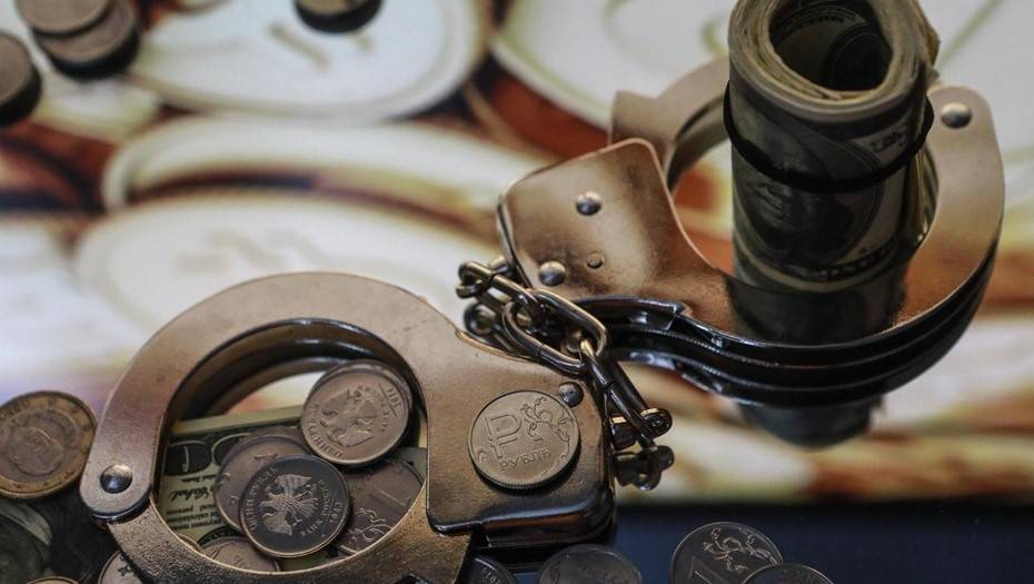 Начальника отдела полиции в Ленобласти арестовали за взятку в 3,8 млн рублей