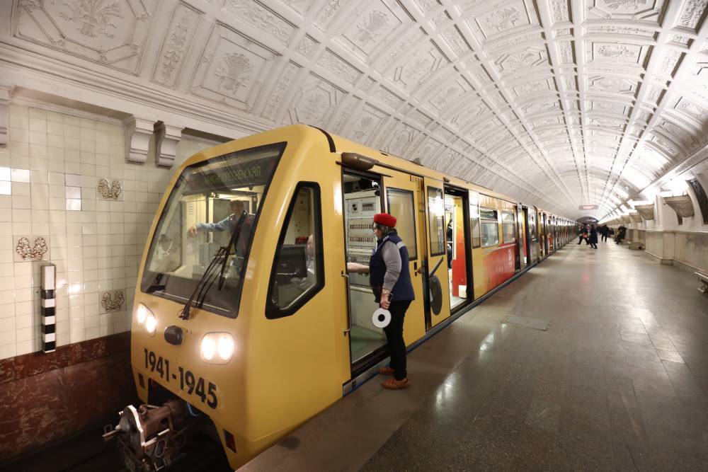 Тематический поезд «Путь к Победе» запустили в московском метро