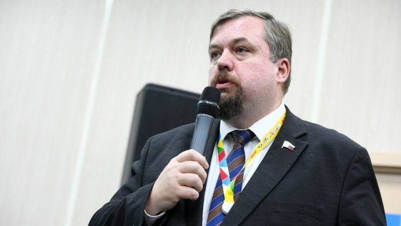 Морозов считает, что прозападные чиновники Грузии постоянно пытаются «ущипнуть» Россию