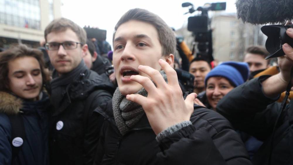 Жуков проверяет готовность молодежи к незаконным акциям в преддверии парламентских выборов