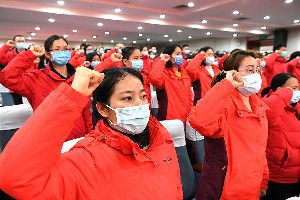 Китай пообещал победить коронавирус к марту