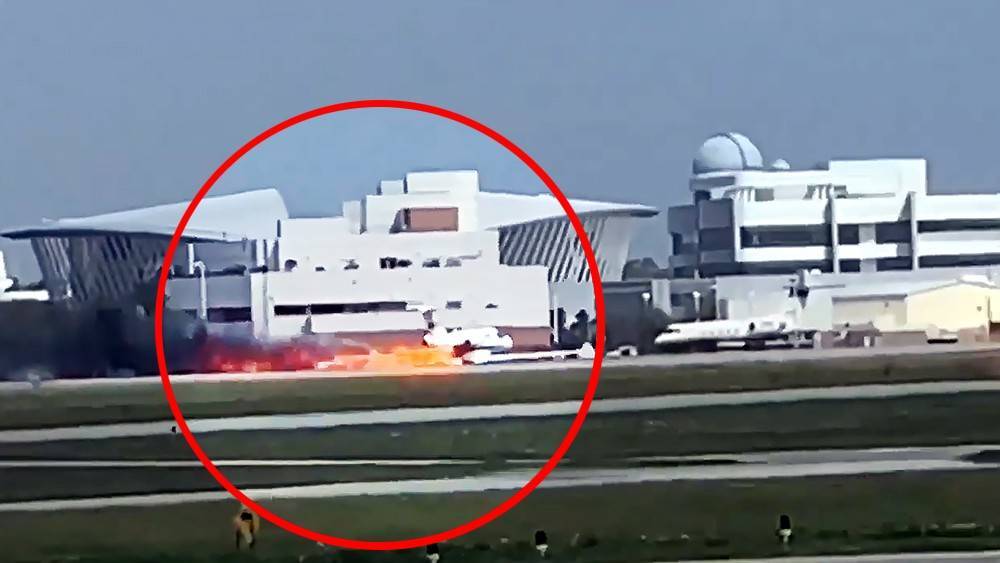 Опубликовано видео посадки горящего самолета в США
