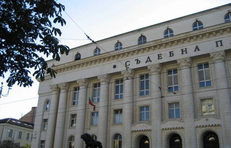 Троих россиян в Болгарии обвинили в покушении на торговца оружием