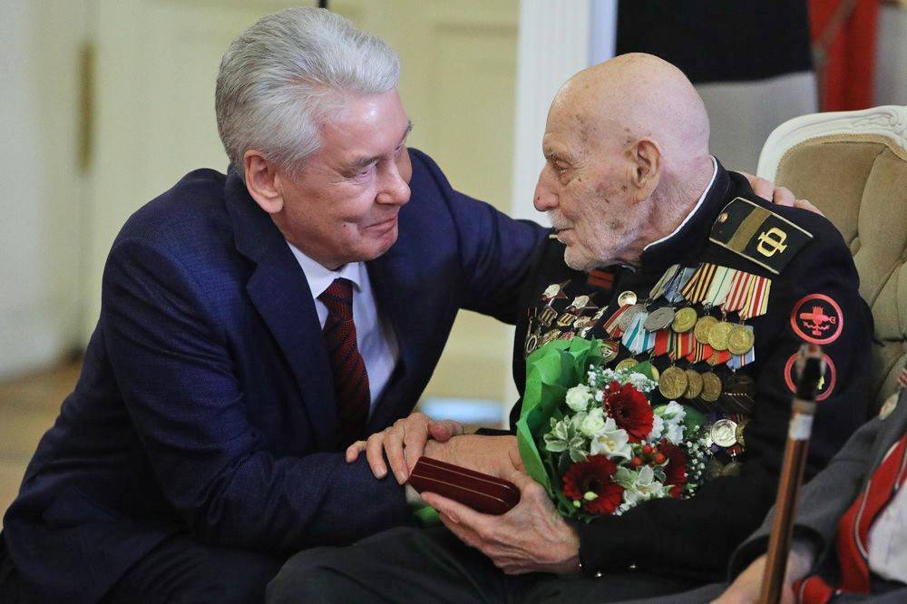 Собянин: медаль "75 лет Победы" получат более 57 тысяч москвичей