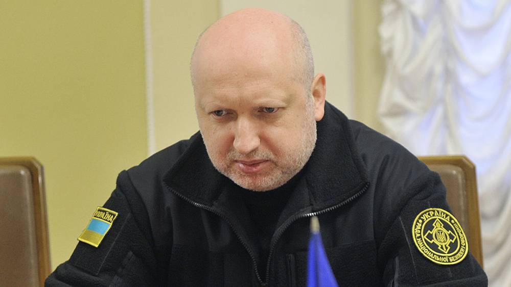Турчинов назвал причины отказа Украины объявлять войну РФ