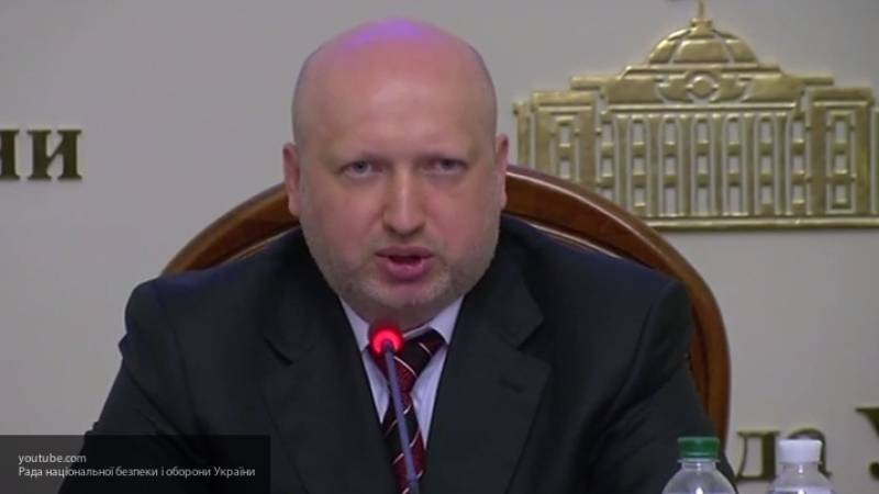 Турчинов объяснил отказ Украины воевать с Россией