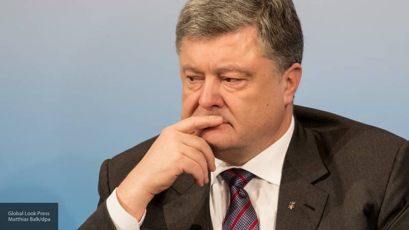 Суд на Украине разрешил принудительно привести экс-президента Порошенко на допрос