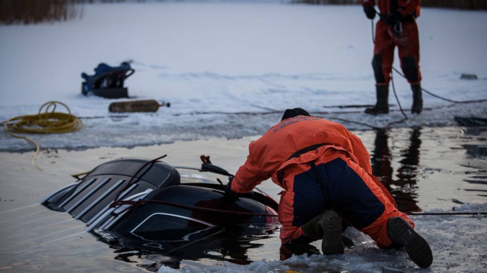 Утонувший автомобиль с телом рыбака нашли в Хабаровском крае